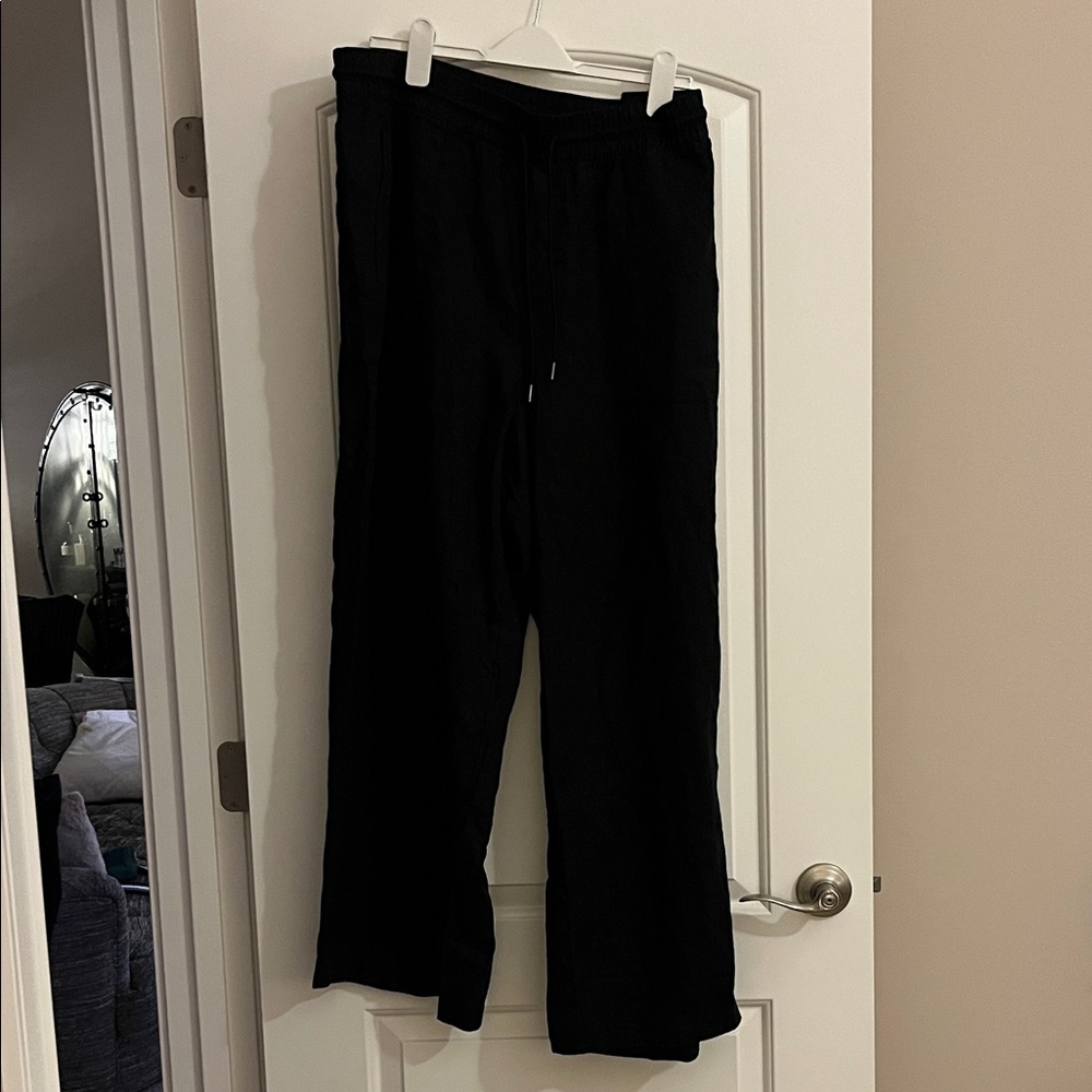 Athleta Black 💯 Linen Drawstring pants with split opening cuffs! Stylish! Comfy!